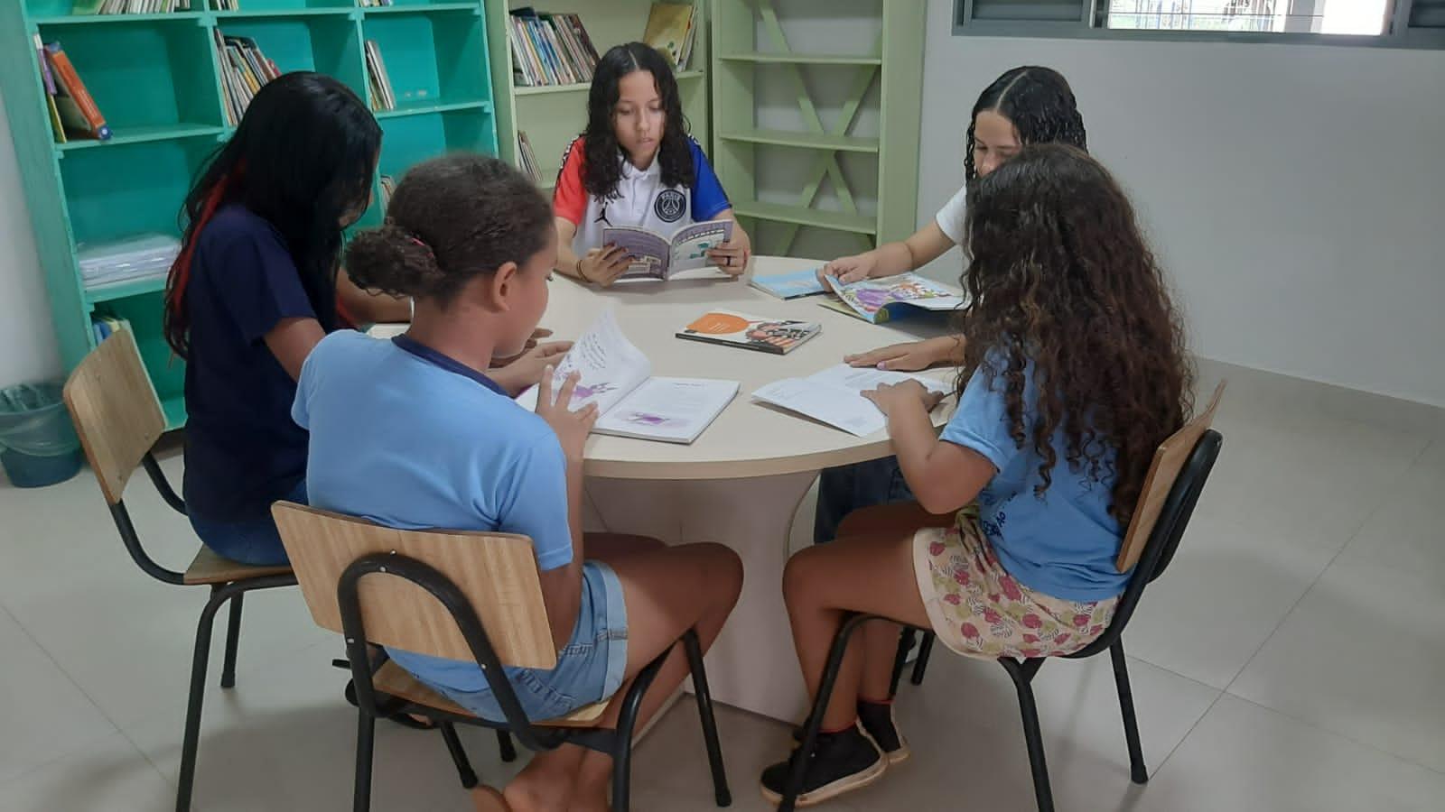 Projeto Vida realiza atividade para incentivar a leitura