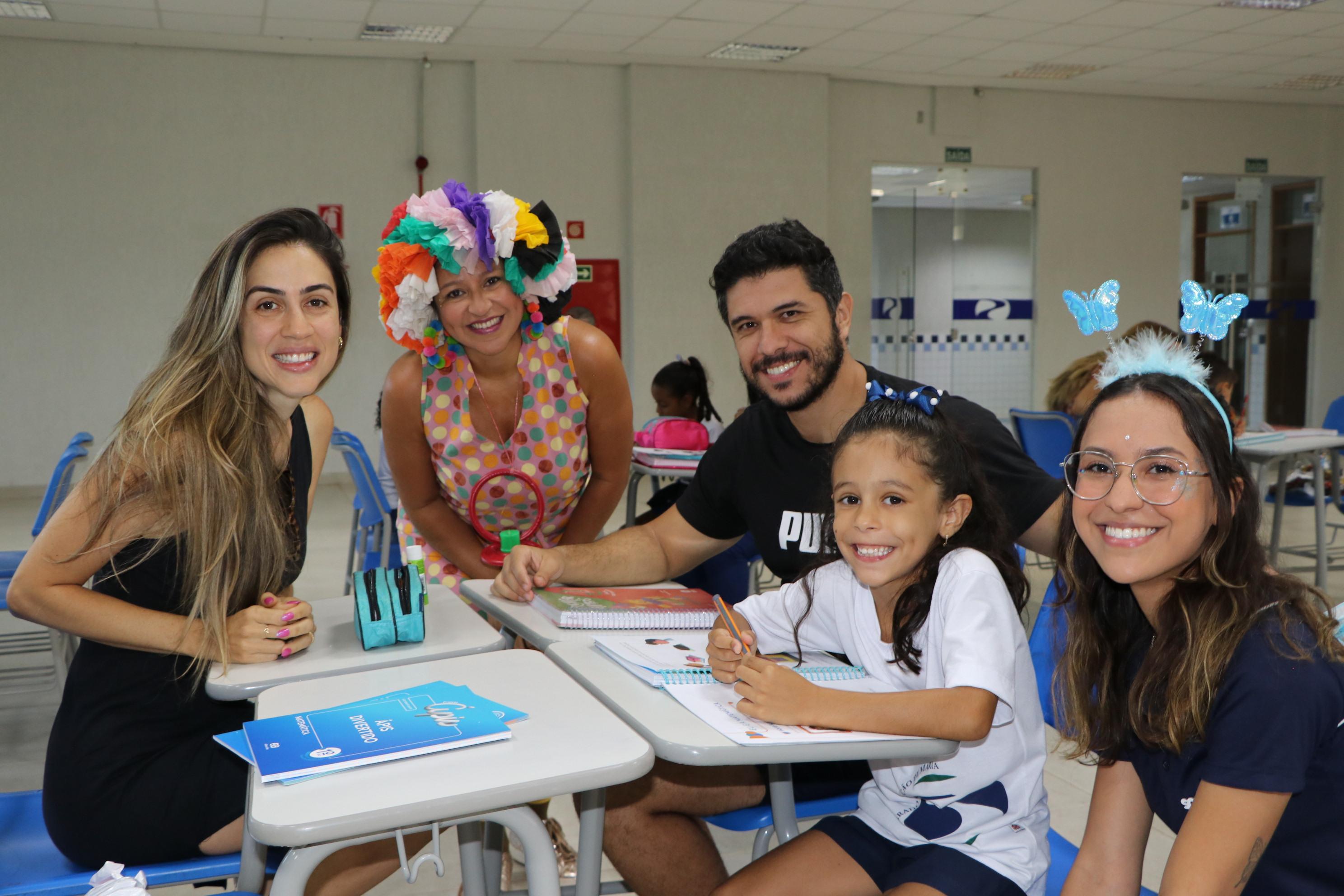 Festa do Livro: 1º ano celebra recebimento de livros didáticos
