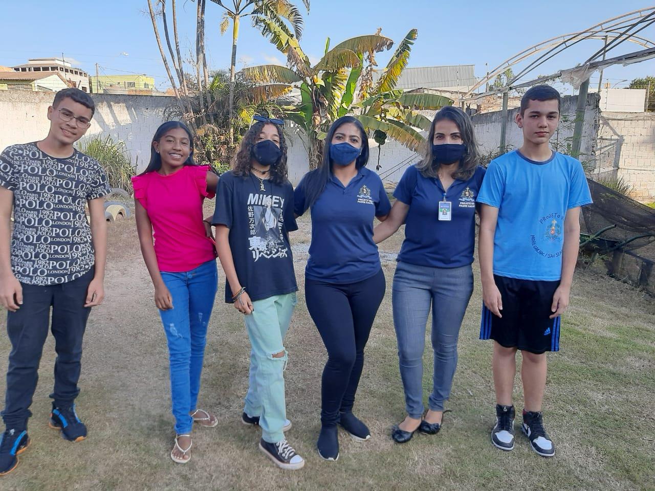 Adolescentes do Projeto Vida participam do Clube do Livro SCM