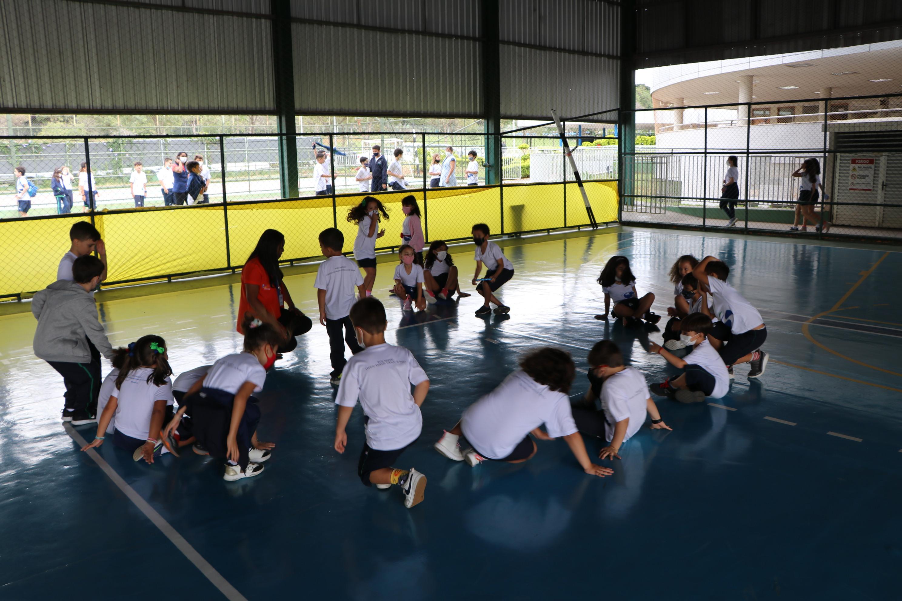 Zunia promove oficinas de parkour e circo para alunos do EFAI