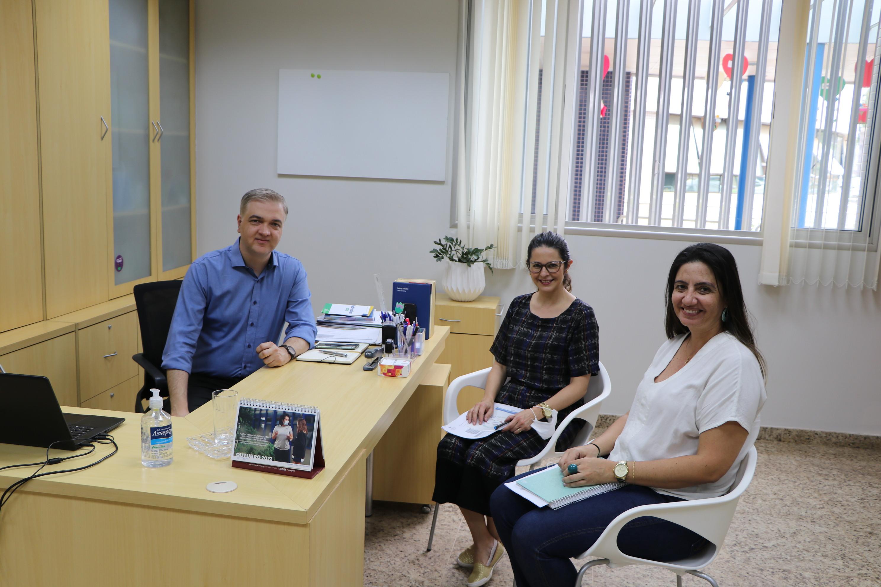 Representante da REAJE visita Unidade do CSCM de Brasília
